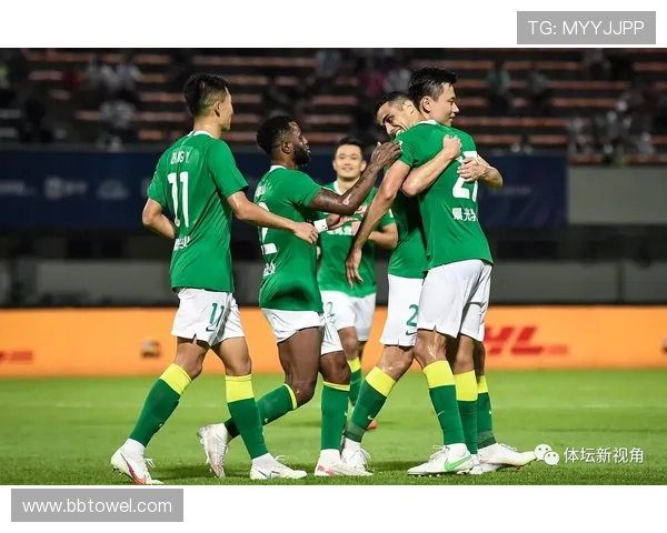 武汉足球队以85分领跑世锦赛积分榜展现强劲实力